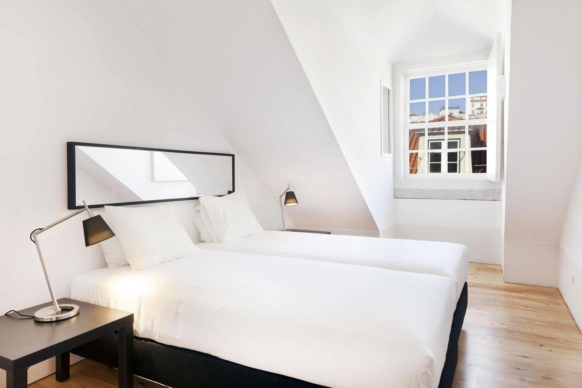 Freedom Serviced Apartments - Cais Do Sodre Lisbon Exterior photo