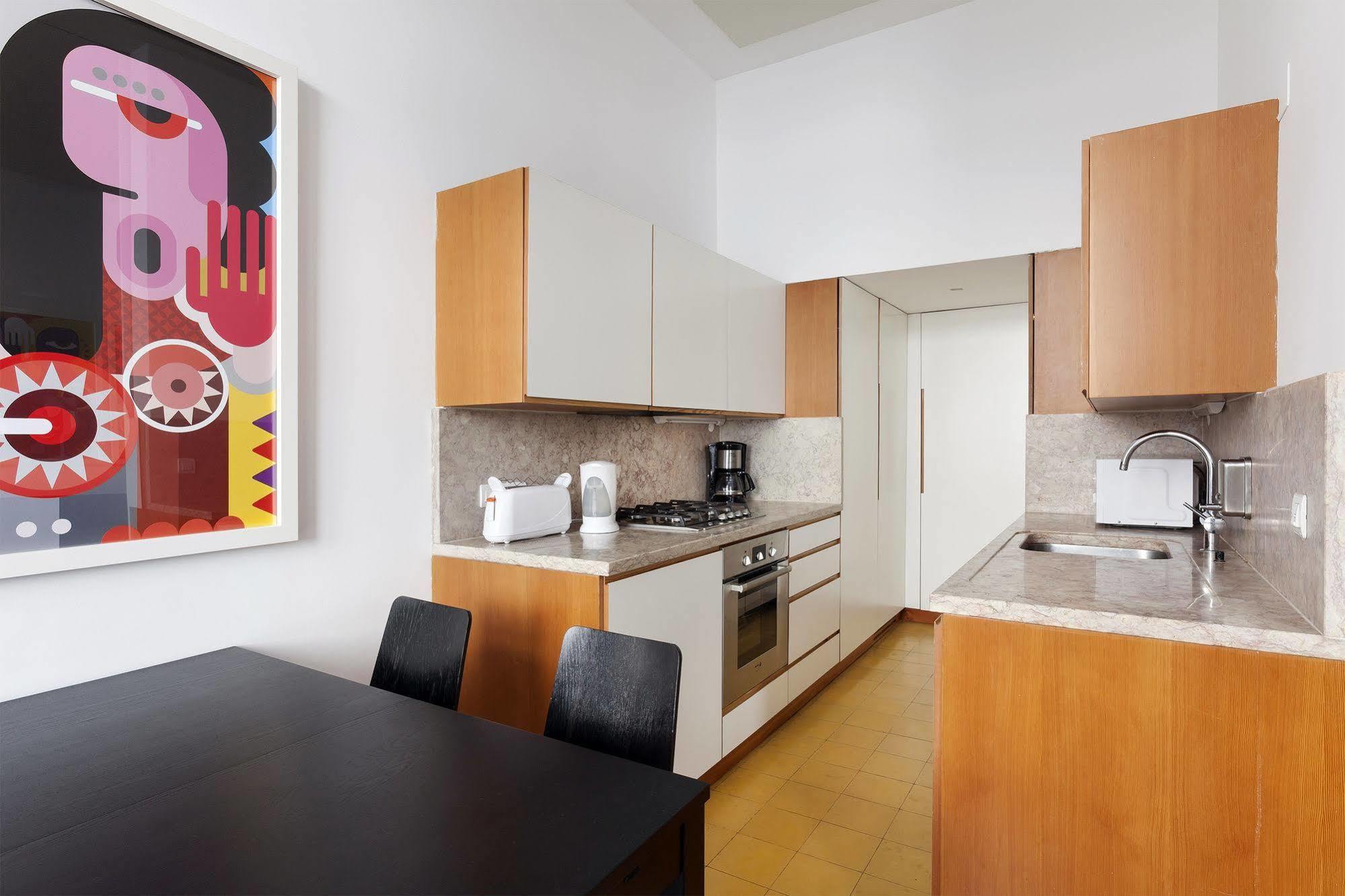 Freedom Serviced Apartments - Cais Do Sodre Lisbon Exterior photo