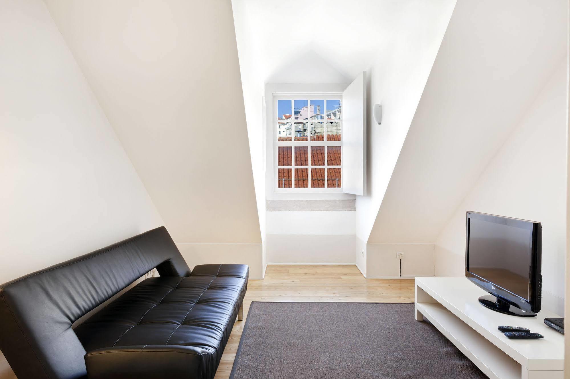 Freedom Serviced Apartments - Cais Do Sodre Lisbon Exterior photo